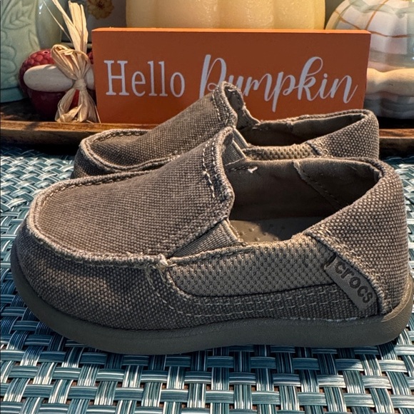 Crocs Kids Santa Cruz ll Slip-on Loafer - Picture 4 of 5